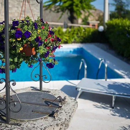 Villa Captain's With Swimming Pool Jurdani