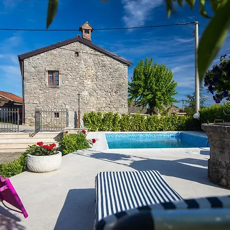 Captain's With Swimming Pool